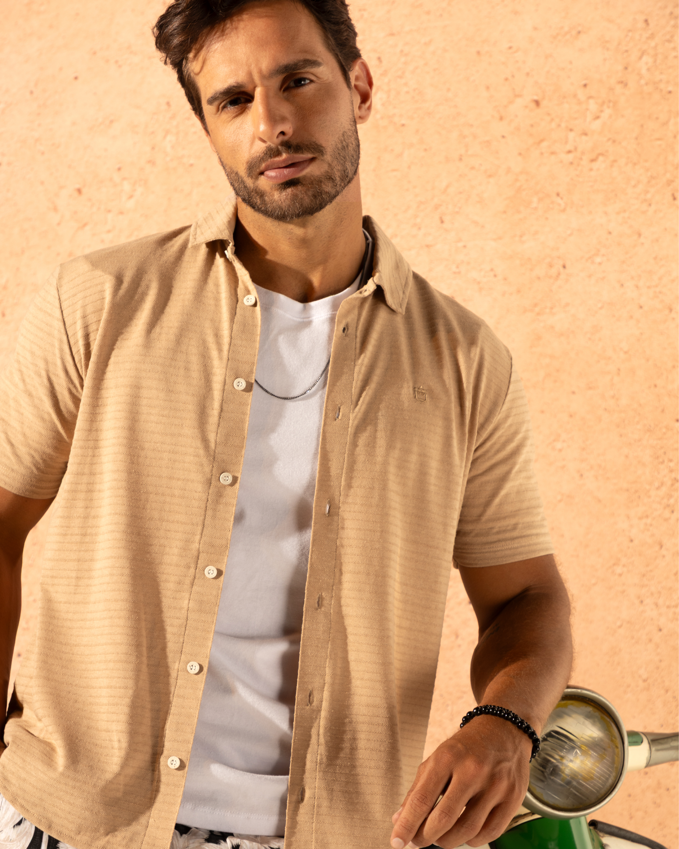 Camiseta masculina Colisão - vista traseira